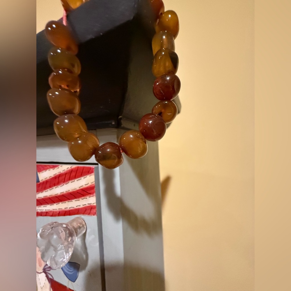Elegant Brown Beaded Bracelet - Picture 3 of 3